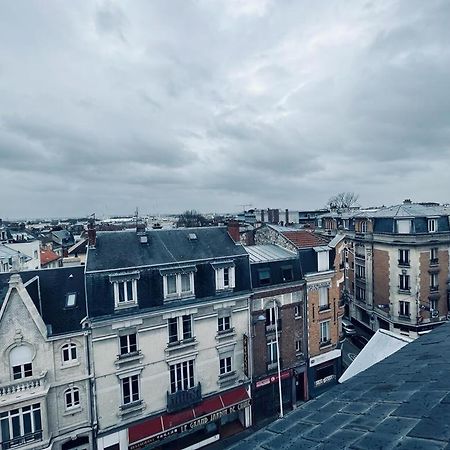 Le Sacre, Au Pied De La Cathedrale Apartamento Reims Exterior foto
